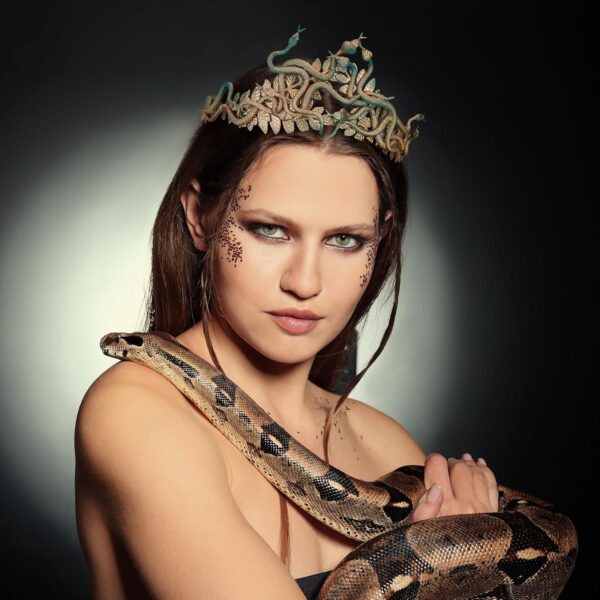 Greek Medusa Snake Crown - Cosplay Headband Medusa Costume Headband Halloween Greek Goddess Headdress with Laurel Leaves Masquerade Party Golden Green - Image 2