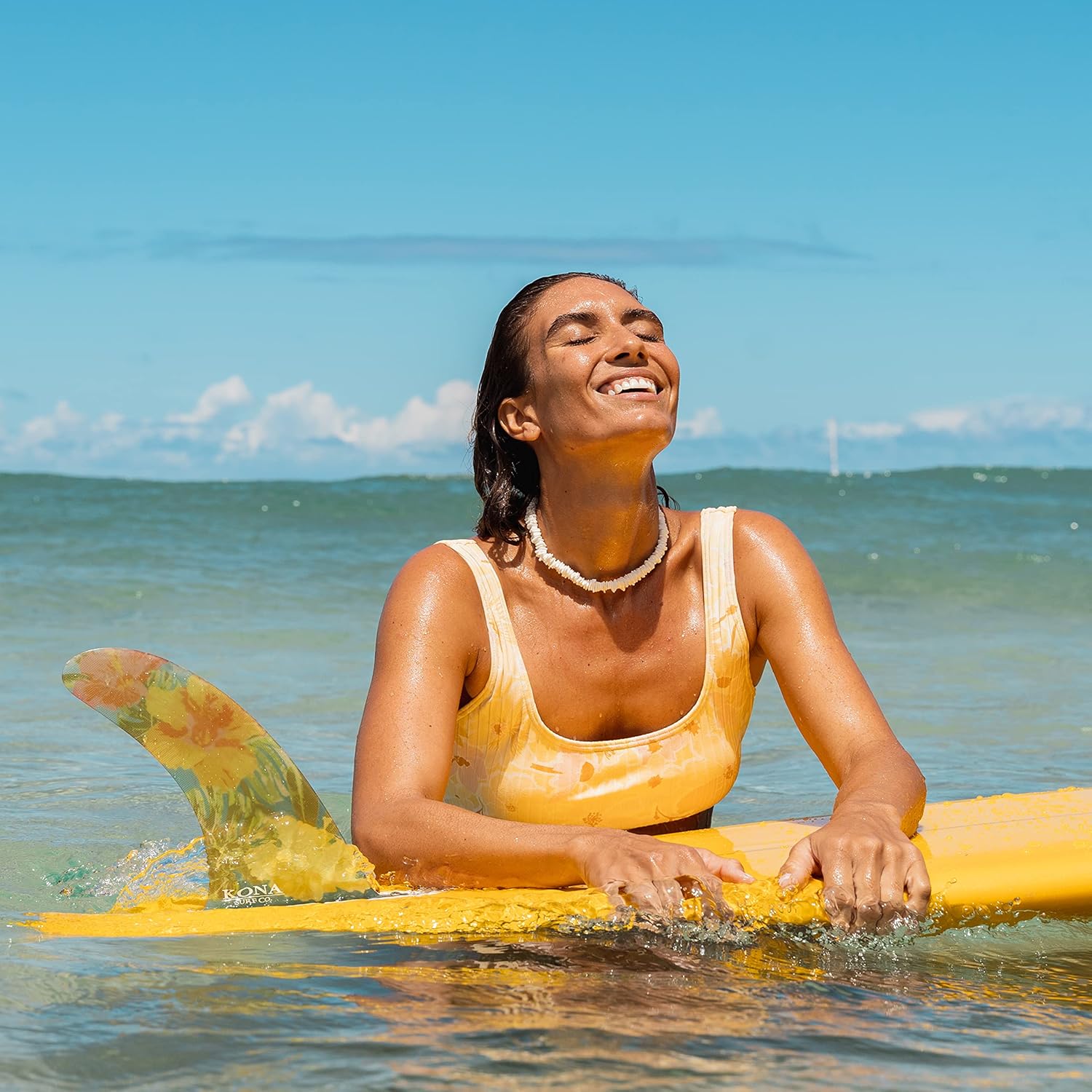 Fablinks White Puka Shell Necklace, Hawaiian Seashell Necklace for Men, VSCO Girl Beach Necklaces for Women, Beachy Beaded Summer Pooka Choker, Heishi Clam Chips Surfer Jewelry - Image 2