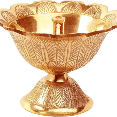 Avador Handmade Brass Indian Puja Oil Lamp, Golden Diya Lamp Engraved Design Diya for Diwali Pooja (Devdas 2" Set of 1)